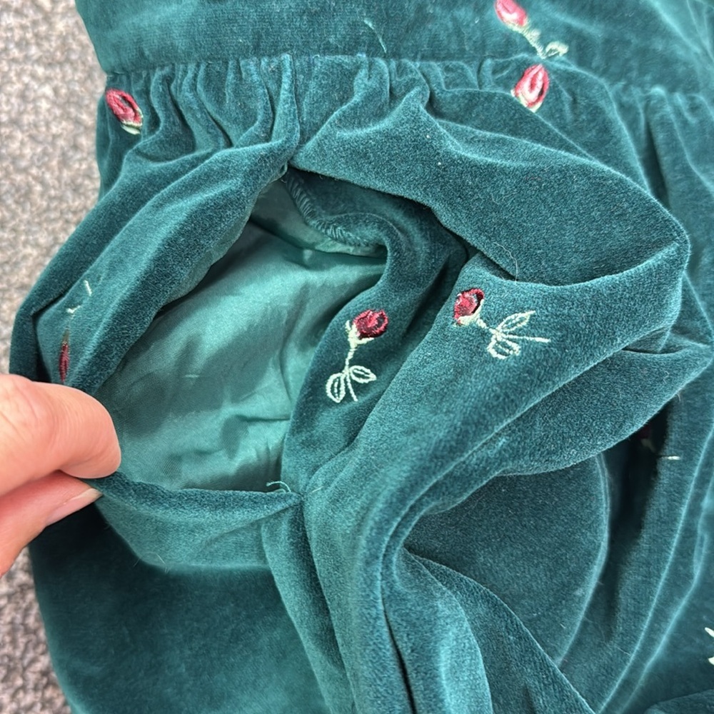 The Eagle's Eye Green Floral Velvet Maxi Skirt Size 8 Hong Kong Cottagecore - Picture 8 of 9